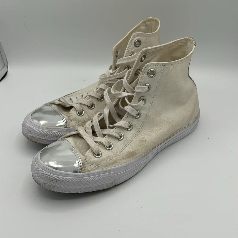 Converse CTAS High Top White and Silver Metallic‎  W9